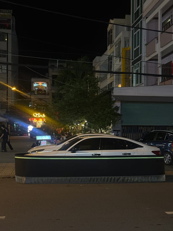 Nha Trang evening street life documented across restaurants and bars