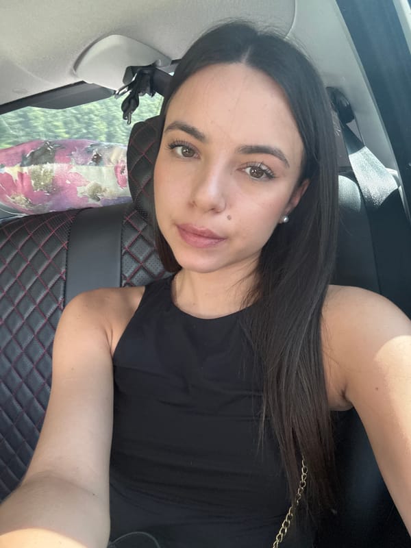 A quick series of in-car selfies, mid-morning.