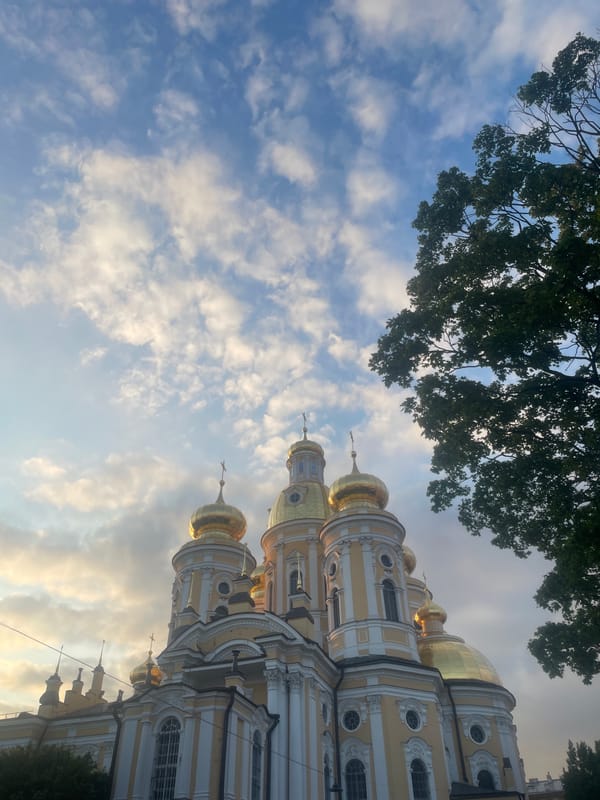 Evening stroll through Saint Petersburg's historic center