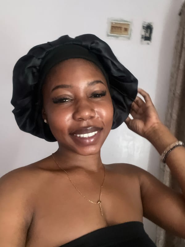 Woman poses for selfie session in Nigeria