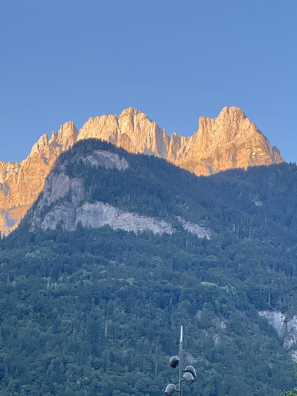 Golden hour peaks and a relaxed indoor moment in Sallanches