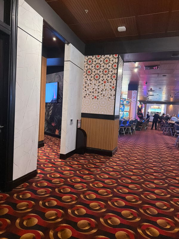 Late-night casino and shopping mall visit documented in Bogota
