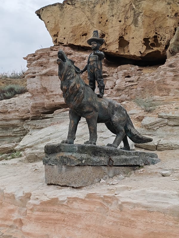 Sculptures and shoreline scenes along the Aktau coast