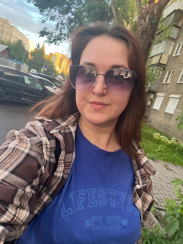Ordinary moments captured on wet Chelyabinsk streets
