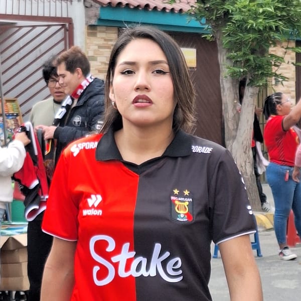 Soccer fans gather with heavy security in Arequipa