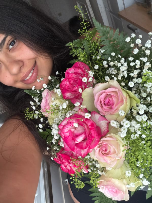 Afternoon at home in Duisburg with roses and cartoons