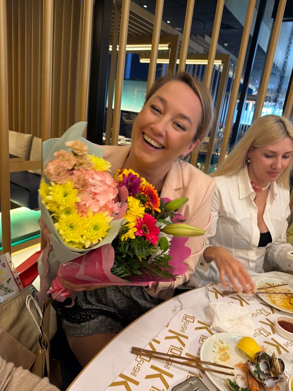 Women's lunch gathering with sushi in Torreforta restaurant