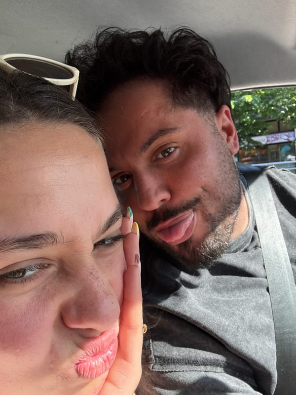 Car passengers documented during afternoon travel in Milan