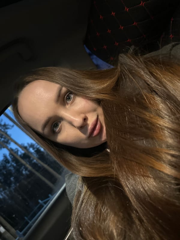 Everyday moments captured in Noviy, Russia during afternoon outing