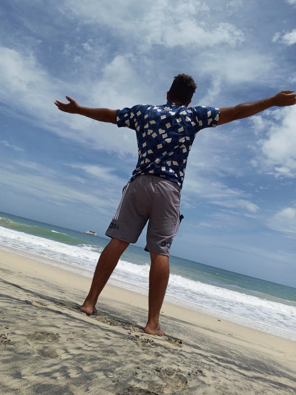 Beachgoers enjoy leisurely afternoon at Altagracia, Venezuela coastline