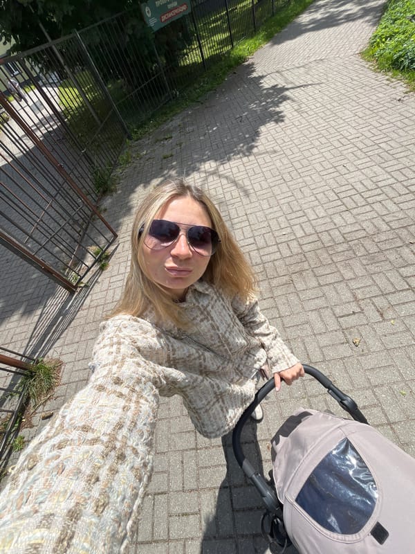 Summer stroll and selfies in Pionersky, Russia