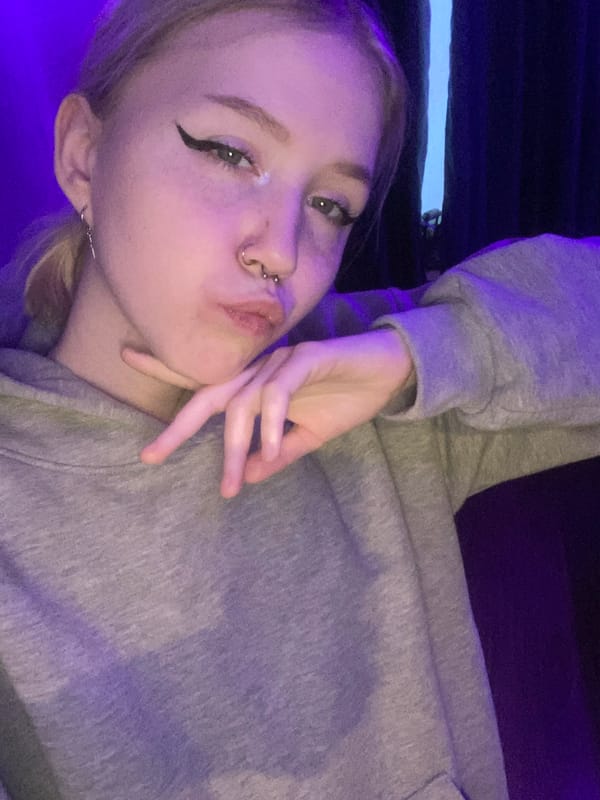 Friday afternoon selfies and social sharing in Izhevsk