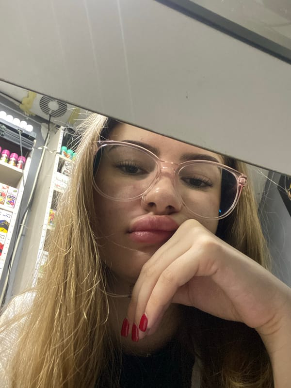 Woman photographed repeatedly in Russian retail store Sunday morning