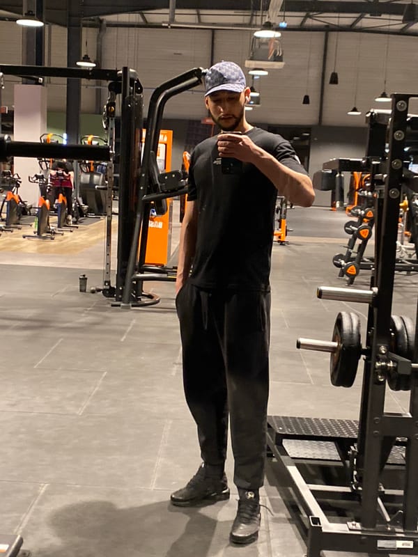 Evening gym session captured at Basic-Fit in Hœnheim