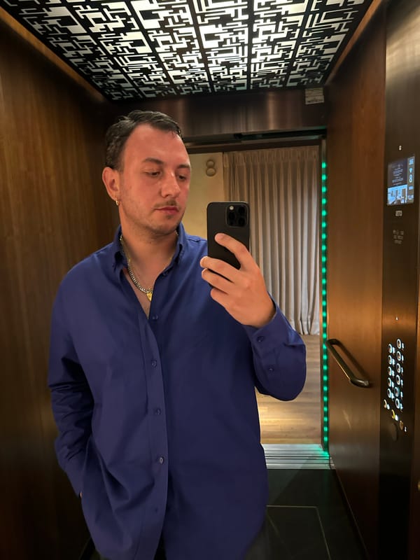 Man documents dinner experience at Madrid's Thompson Hotel restaurant