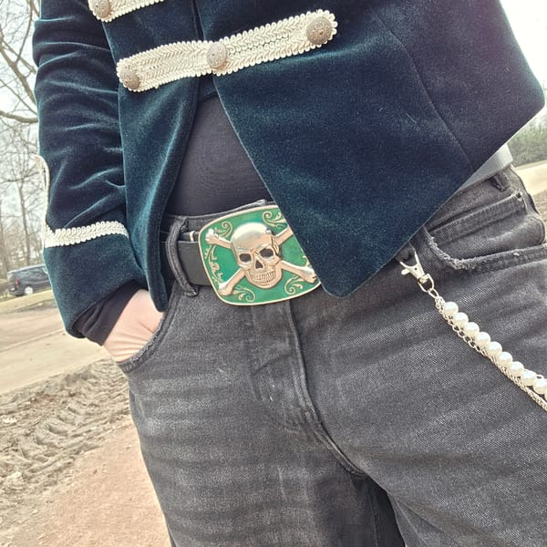 Ornate formal outfit spotted in Saint Petersburg
