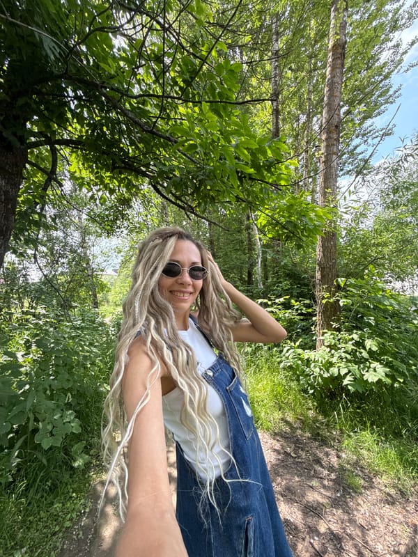 Sunday snacks and selfies in Rusanovo forest paths