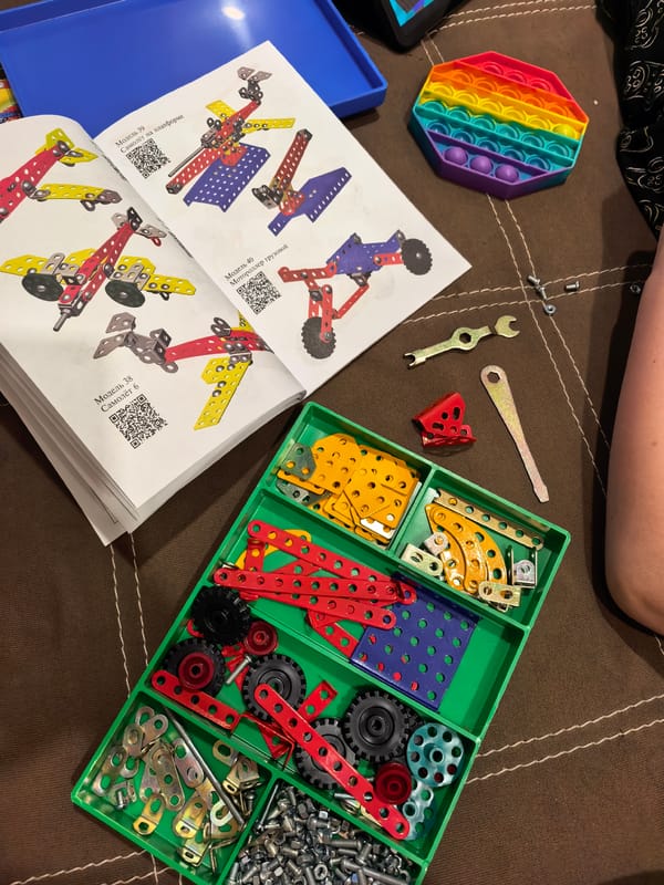 Construction toy assembly documented in Sterlitamak, Russia