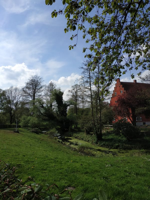 Spring afternoon park walk documented in Dortmund, Germany
