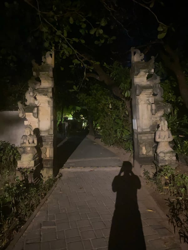 Nighttime walkabout captures Kuta Selatan's restaurants and Balinese culture