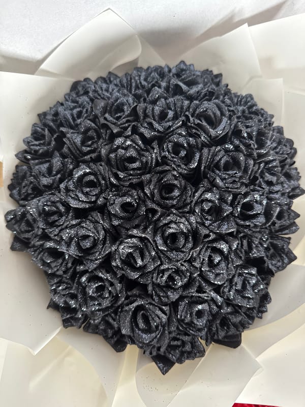 Domestic scenes and winter landscape documented in Votkinsk, Russia