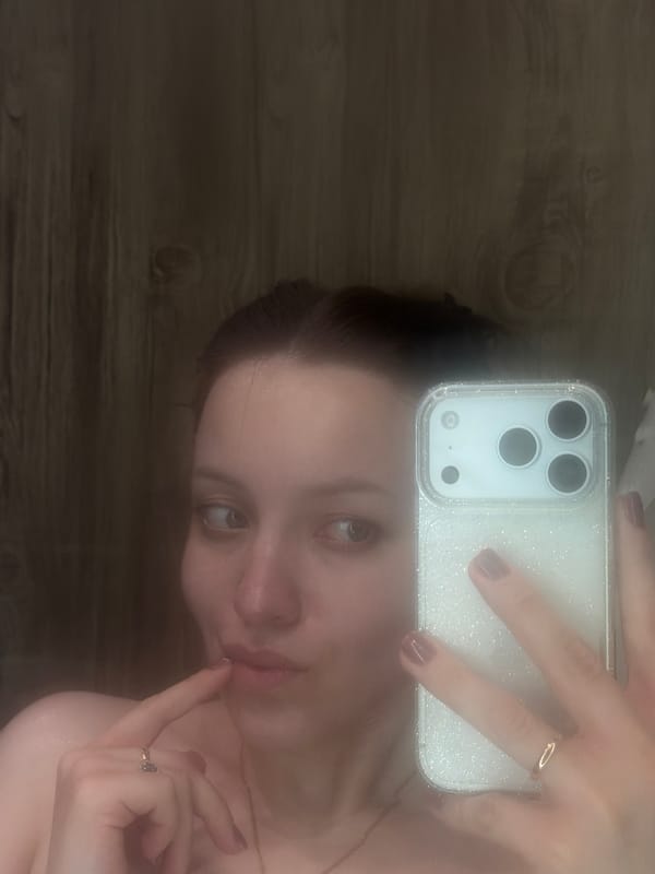 Woman documents evening bath routine with selfies in Reshetnikovo