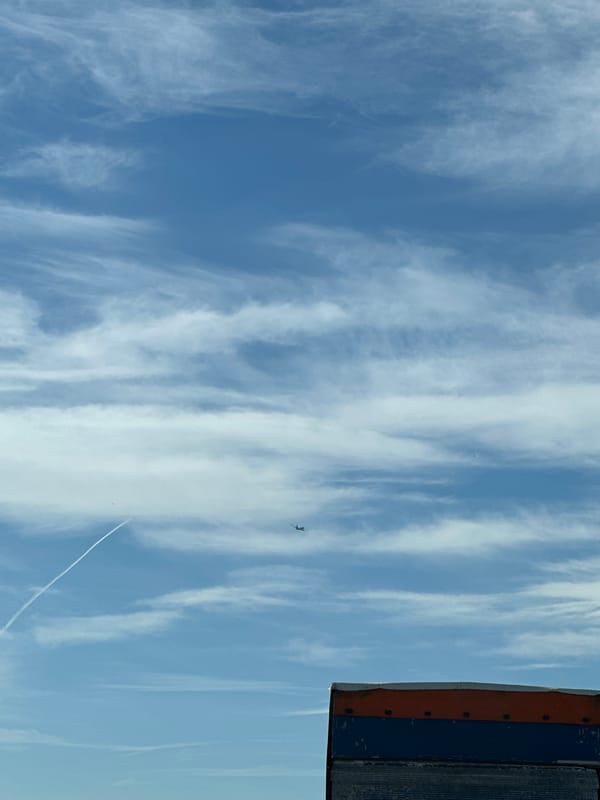 Ryanair flight observed over Sofia amid clear skies