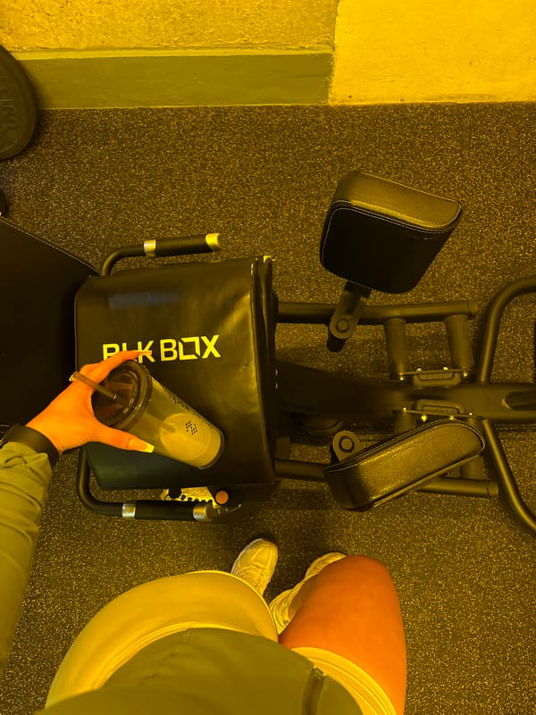 Woman documents afternoon workout routine at London gym facility
