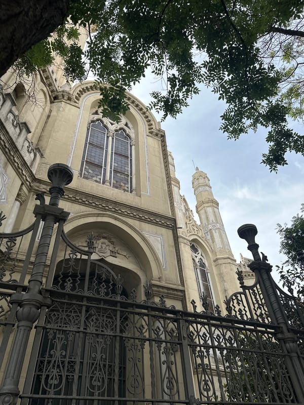 Tourist captures Madrid landmarks in 4-minute architectural tour