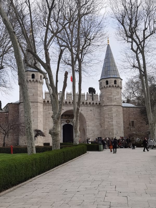 Early morning visit documents Topkapi Palace artifacts in Istanbul