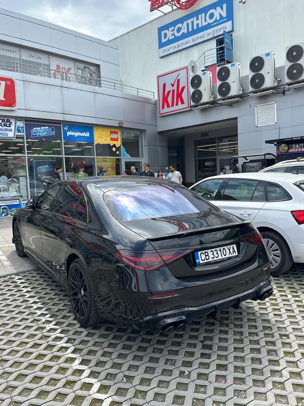 Mixed urban activity documented across Veliko Tarnovo, Bulgaria
