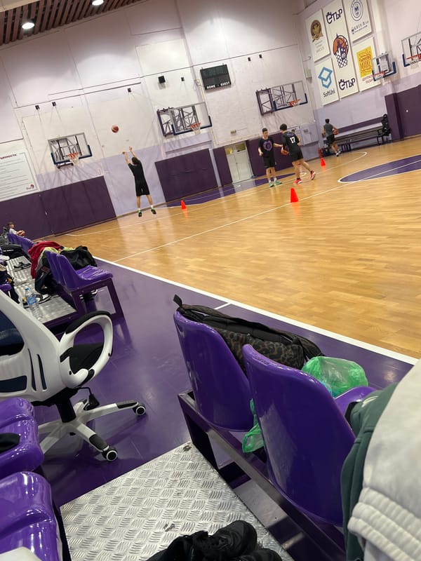 Basketball team practices drills in Veliko Tarnovo gymnasium