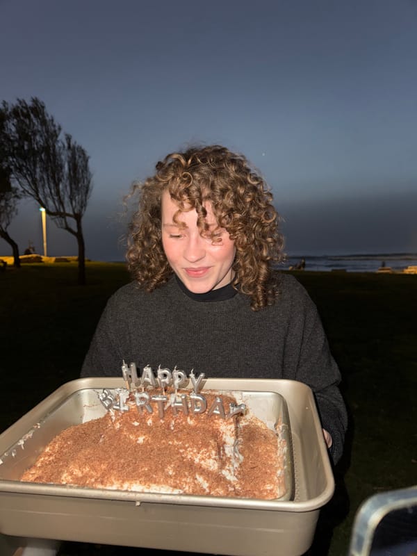 Casual moments captured in Tel Aviv: drinks and jogging