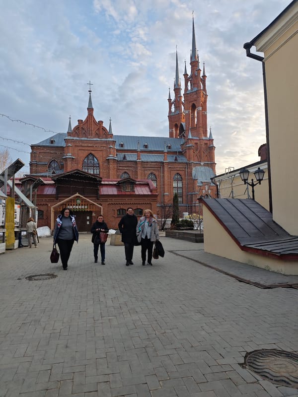 Tourist documentation of historic monuments in central Samara