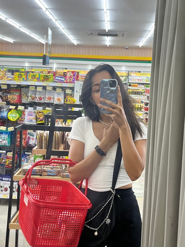 Tourist shops for Bali souvenirs at Kuta Selatan store