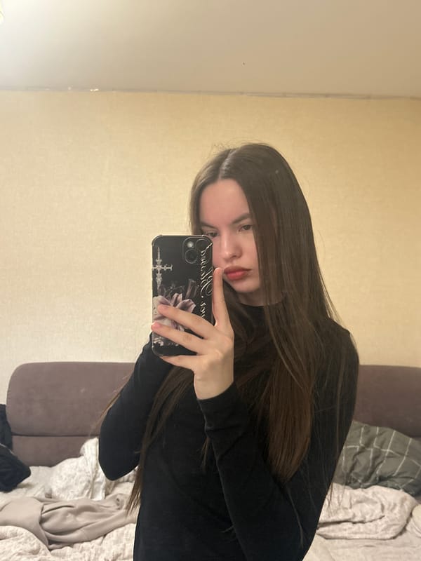 Early morning cat photos captured in Chaikovsky apartment