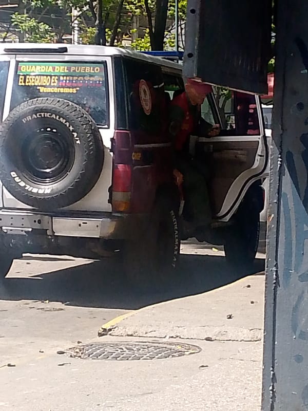 Government vehicle, urban scenes documented across Caracas neighborhoods
