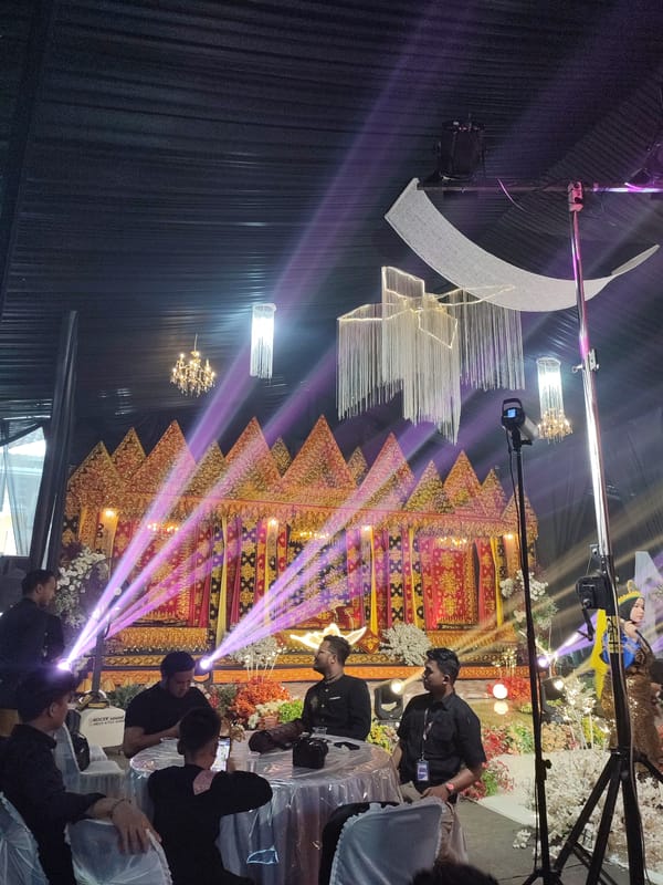Wedding celebration with live music and dining in Muliengmanyang