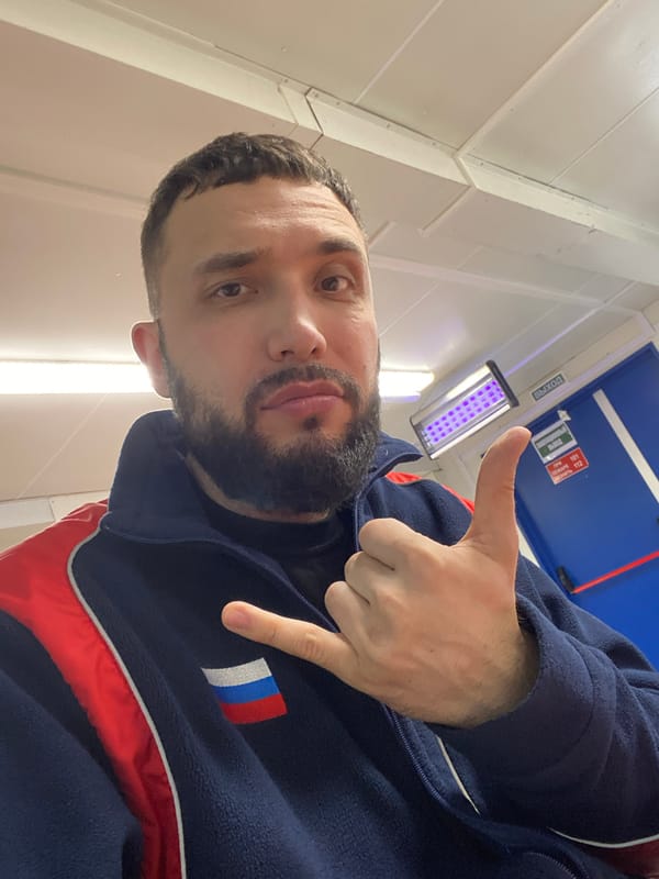 Russian worker documented during meal break in Luzhitsy