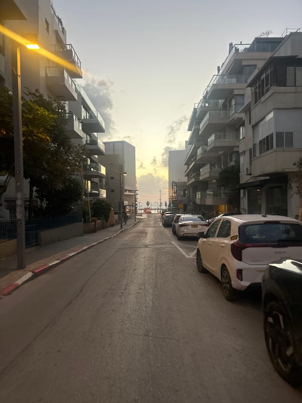 Tel Aviv street scenes captured by independent witnesses