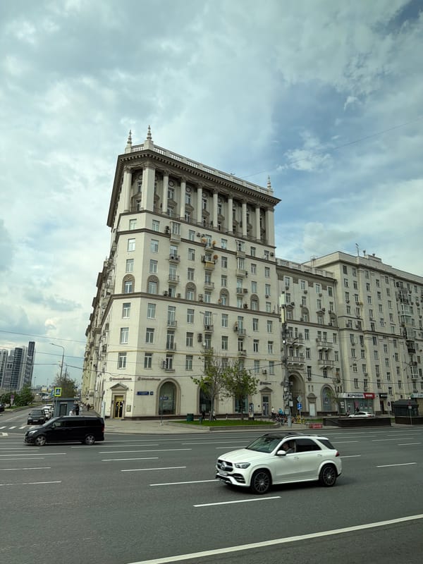 Ordinary street traffic observed in Moscow