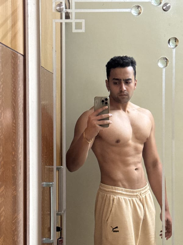 Person Takes Multiple Mirror Selfies in Kolkata Residence