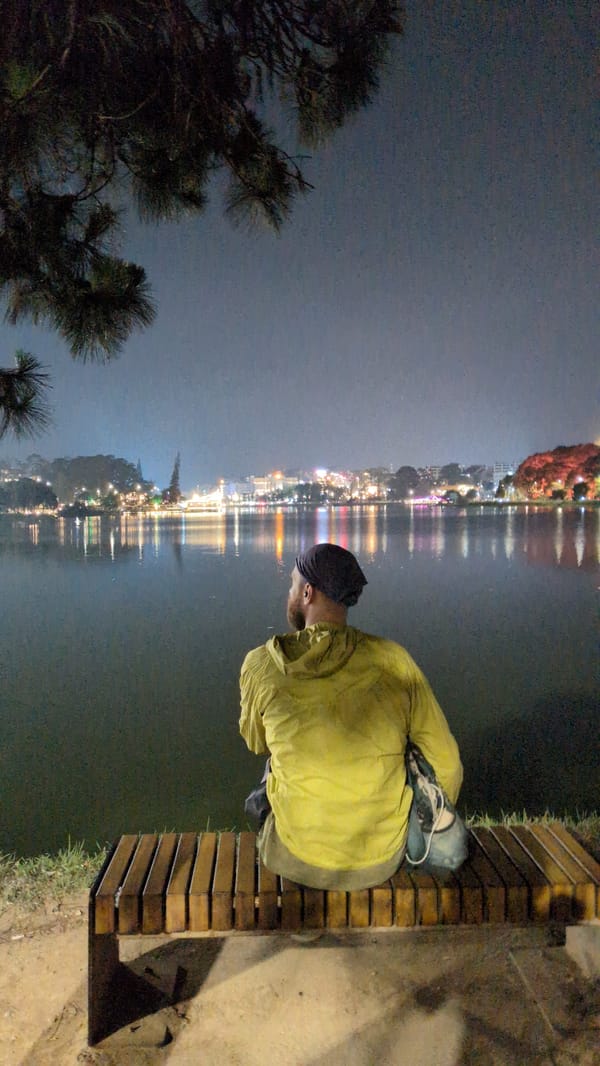 Traditional dragon dance celebration draws crowds to Da Lat plaza