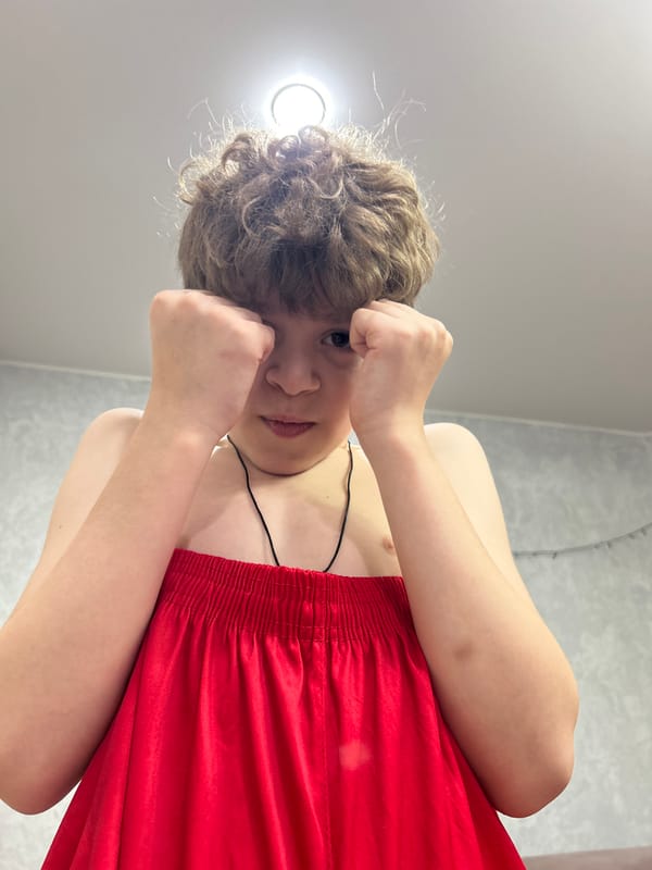 Winter morning scenes documented in snowy Noviy, Russia