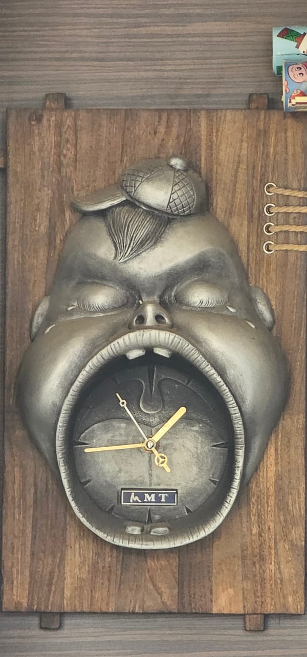 Face-shaped wall clock spotted in Vratsa, Bulgaria