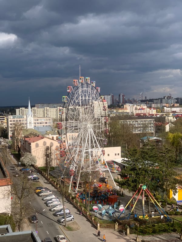 White Ferris wheel spotted in Hrodna city park