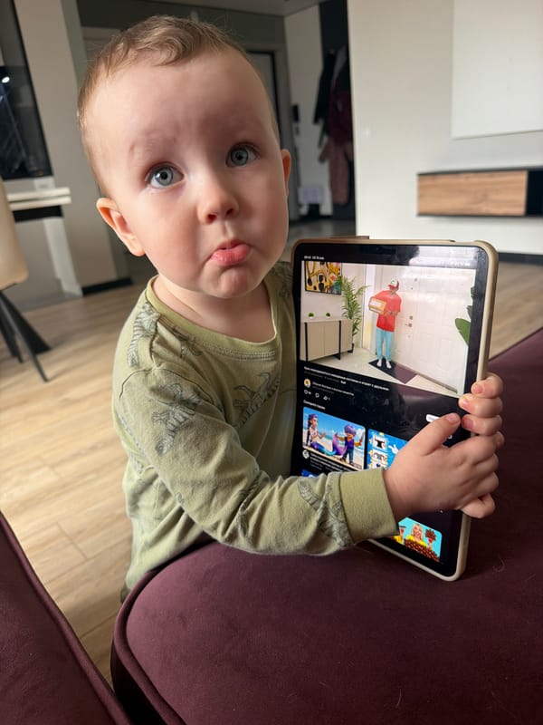 Morning family moments captured in Chaikovsky home with child, cat
