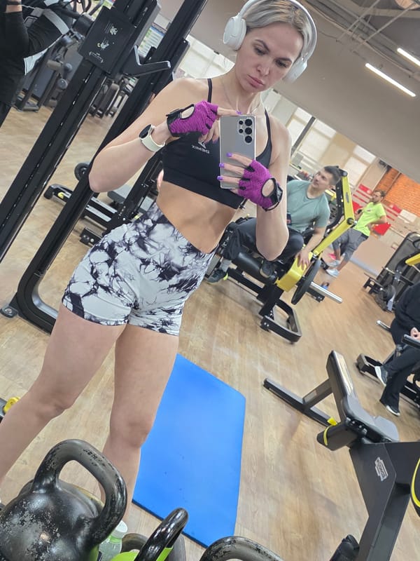Gym workout session documented in Chaikovsky, Russia