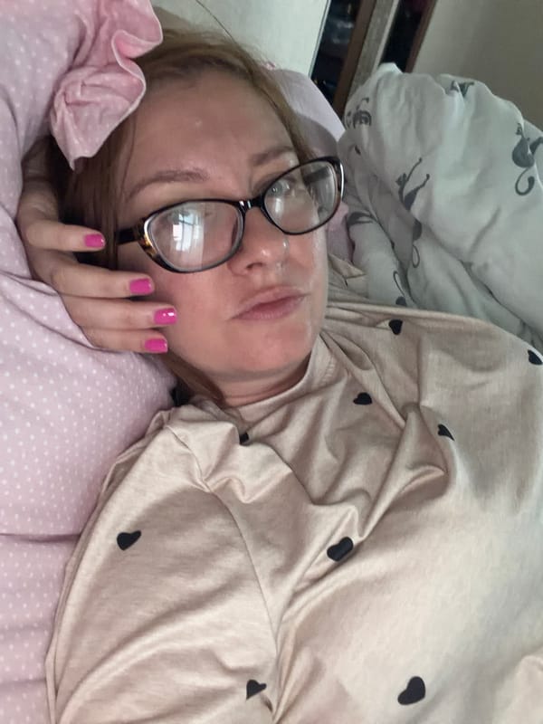 Relaxing at home in Podolsk, a few quick bed selfies