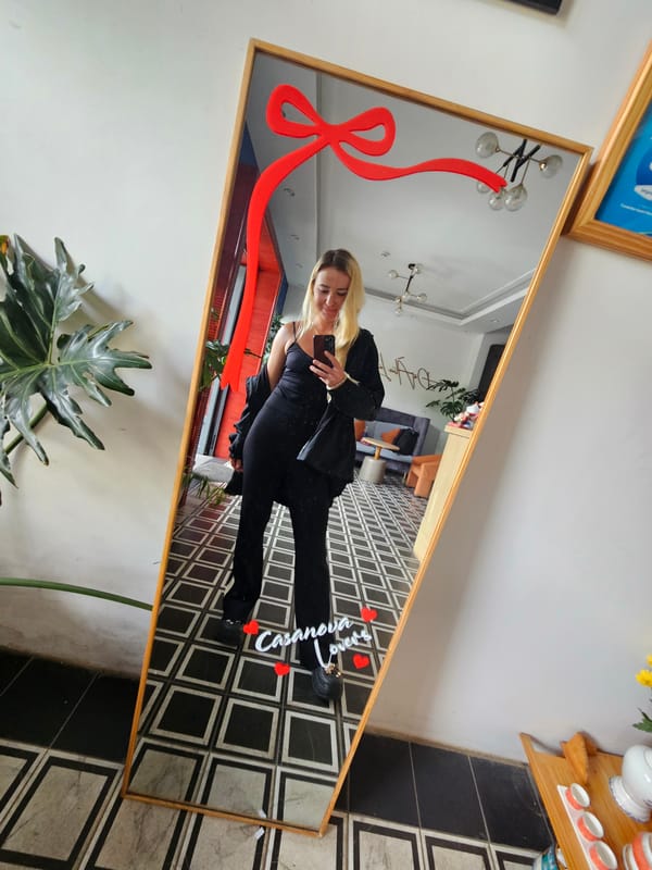 Casual afternoon in Da Lat cafes and hotel lobbies